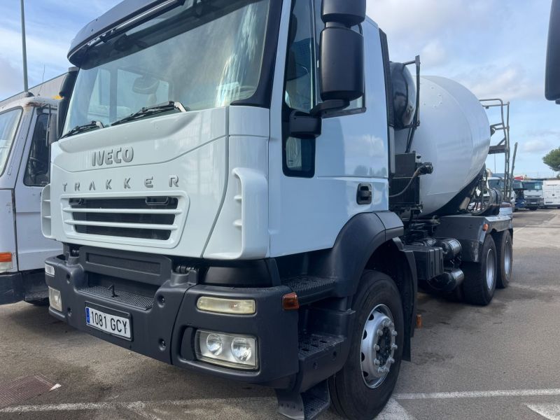 IVECO TRAKKER 6X4 360 HORMIGONERA
